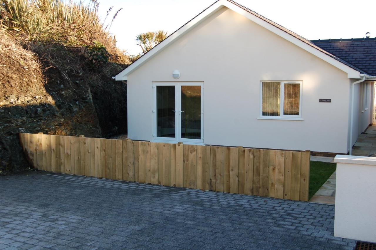 Beautiful, Modern Villa 5 Mins Walk From The Stunning Bay At Trearddur Holyhead Exterior foto